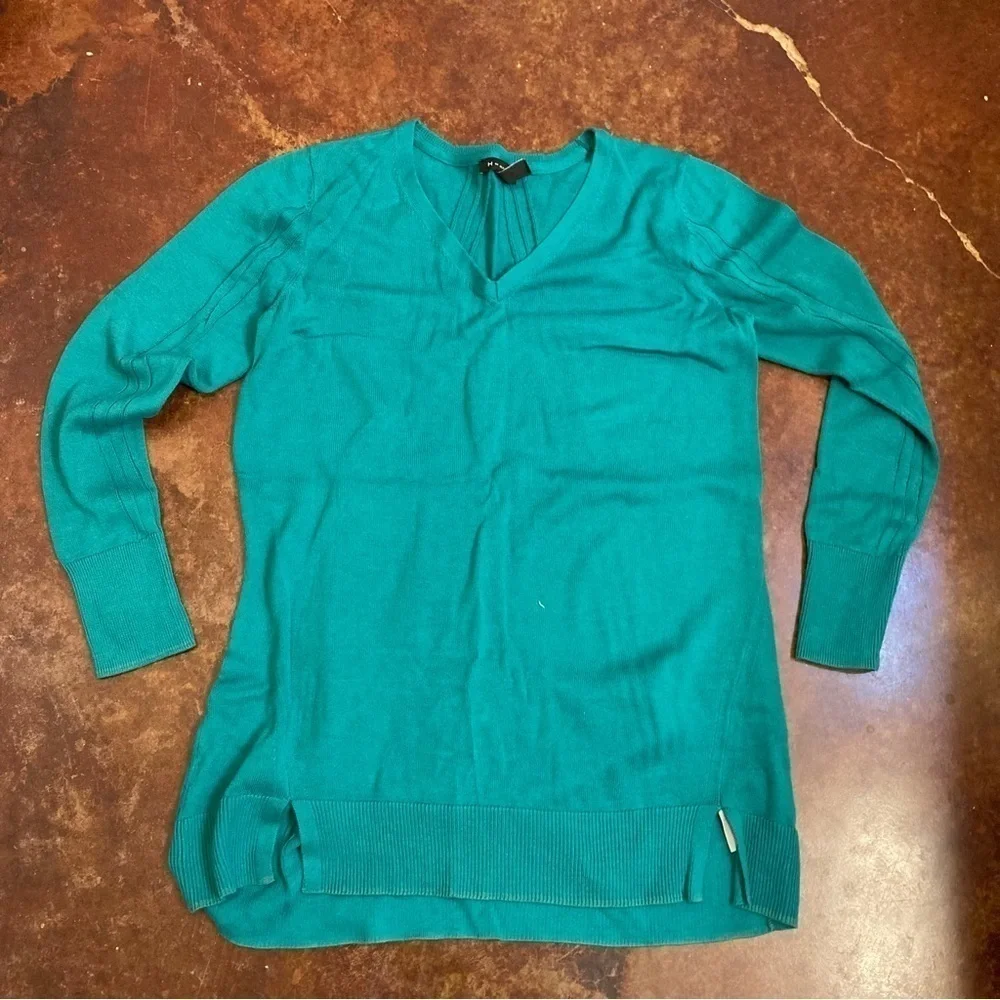 Ladies H by Halston Emerald Green V-Neck Sweater